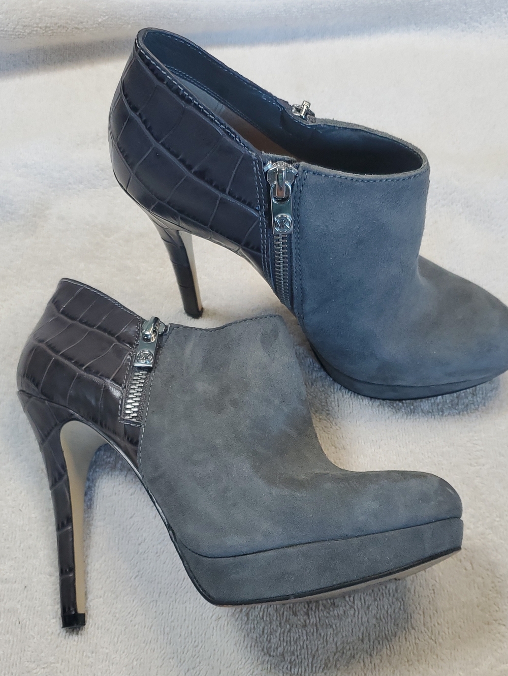 Michael Kors York Booties W/ A Platform Sole & Stiletto Heels. Gray Suede. 6.5